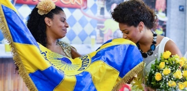 A atriz Juliana Alves foi anunciada como a nova rainha da bateria da escola de samba carioca Unidos da Tijuca (24/10/12). O evento aconteceu na Cidade do Samba, centro do Rio. Juliana recebeu flores da porta-bandeira Giovanna - AgNews