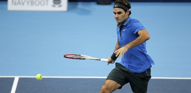 Roger Federer passou sufoco, mas conseguiu vencer Bellucci em casa - Arnd Wiegmann/Reuters