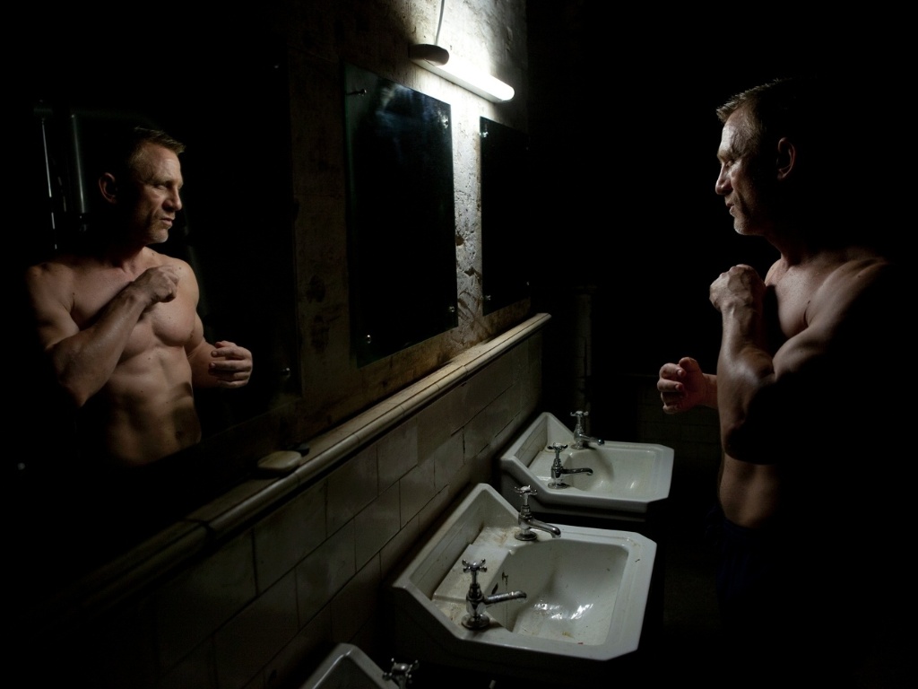Daniel Craig em cena de Em "007 - Operação Skyfall" - Divulgação