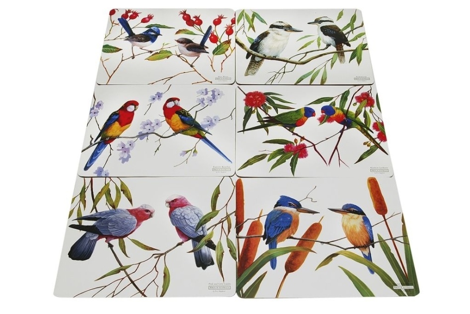 Fabricado pela empresa australiana Maxwell & Williams, o jogo americano tem estampas de várias espécies de pássaros. O conjunto possui seis peças, medindo 34 cm por 27 cm cada, e está à venda na Spicy (www.spicy.com.br) por R$ 88 I Preços pesquisados em outubro de 2012 e sujeitos a alterações - Divulgação