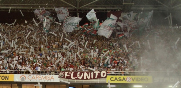 Torcida do Fluminense faz festa nas arquibancadas do Engenhão - Dhavid Normando/Photocamera