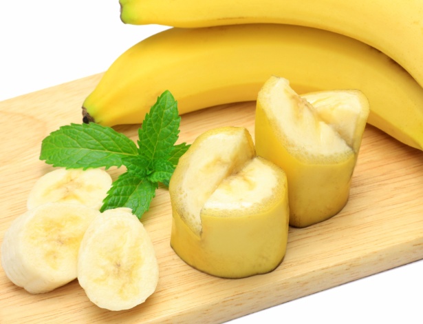 A banana também tem o poder de aumentar a sensação de prazer e bem-estar por conter triptofano - Thinkstock