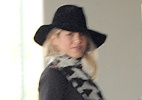 Shakira não abre mão do salto alto nem grávida; entenda os riscos desse hábito - Grosby Group