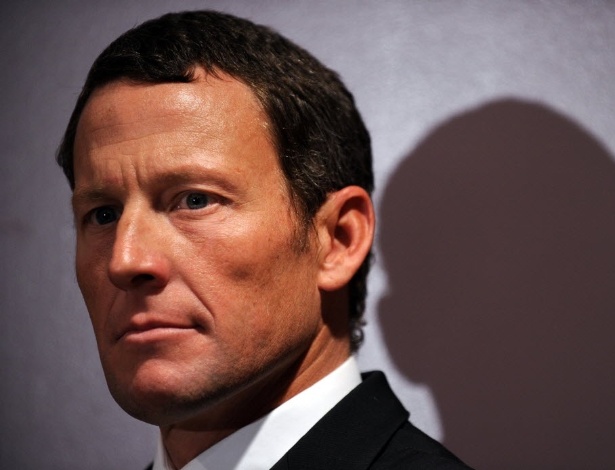 Lance Armstrong durante conferência da "Livestrong", sua fundação de combate ao câncer (28/02/2011)