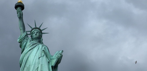 A Estátua da Liberdade, realizada em cobre pelo escultor francês Frédéric Auguste Bartholdi, foi inaugurada no dia 28 de outubro de 1886 - Carlo Allegri/Reuters