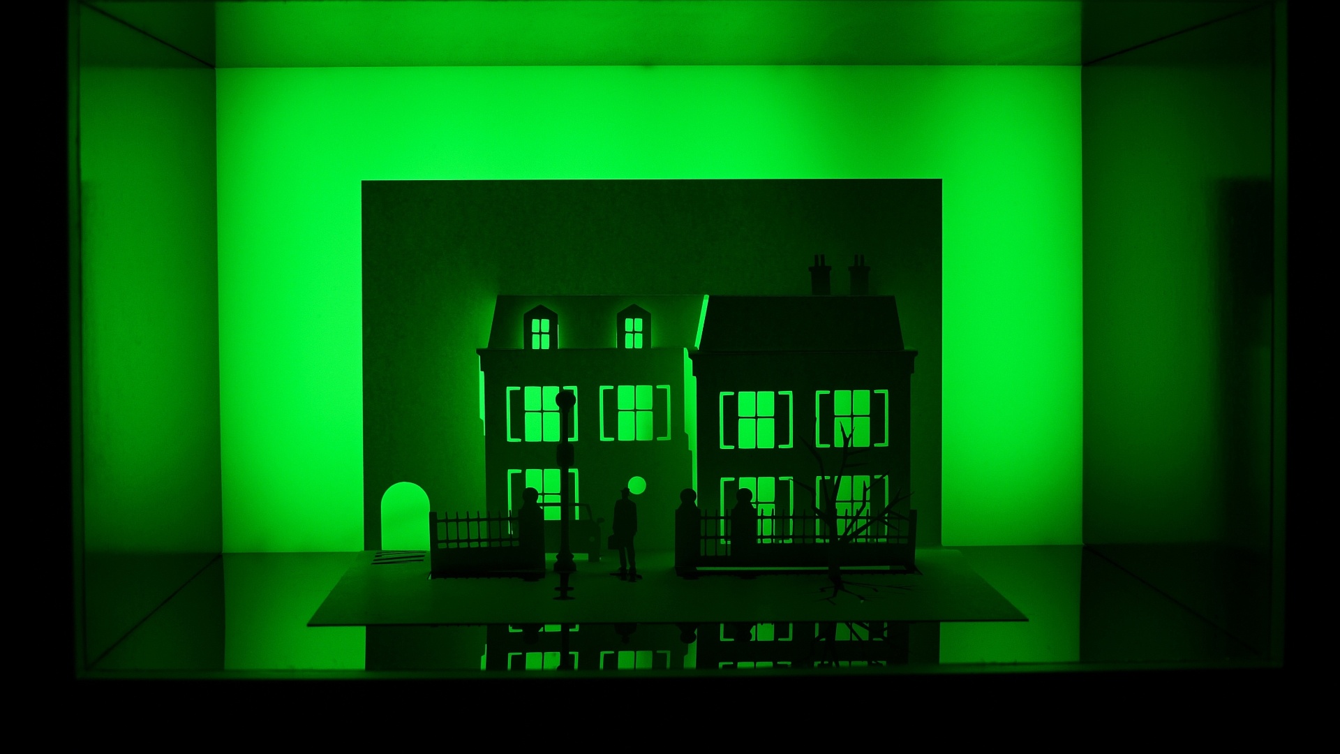 Casa do longa "O Exorcista", recortada pelo artista gráfico inglês Marc Hagan-Guirey na série "Horrorgami"  - Divulgação