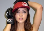 UFC apresenta nova ring girl para evento na China; conheça a bela Jessica Cambensy