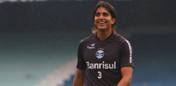Marcelo Moreno foi eleito jogador mais bonito da Bolívia e é tietado com frequência - Lucas Uebel/Preview.com