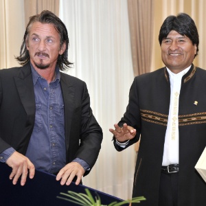 Ator norte-americano Sean Penn se encontra com o presidente boliviano, Evo Morales, no palácio presidencial Quemado, em La Paz, na Bolívia (30/10/12)