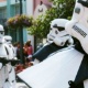 Durante os Star Wars Weekends, atores fantasiados dos personagens da saga percorrem o parque em paradas e em sessões de fotos com os visitantes - Divulgação