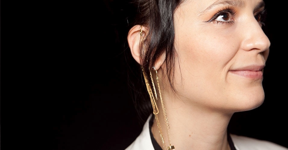 O brinco de Vanessa é Lemis (29/10/2012) - Patrícia Araújo/UOL