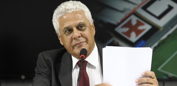 O presidente Roberto Dinamite está próximo de obter as certidões negativas de débitos no Vasco - Marcelo Sadio/ site oficial do Vasco