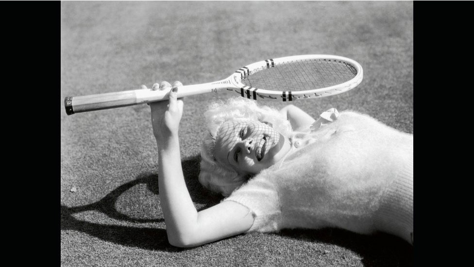 Jean Harlow em imagem de "Hollywood Unseen". Com fotos que mostram o que seria a "vida comum" de nomes como Rita Hayworth, Marilyn Monroe, Gary Cooper e Humphrey Bogart, a exposição conta com um acervo privilegiado - Hollywood Unseen/Getty/John Kobal Foundation