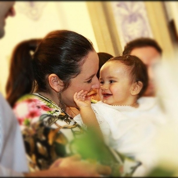 Mariana Belém publica imagem para comemorar os dez meses da filha (31/10/2012)