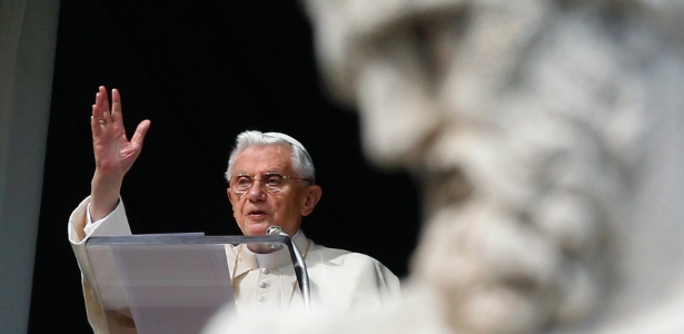  Papa Bento 16 na praça São Pedro, no Vaticano - Max Rossi/Reuters