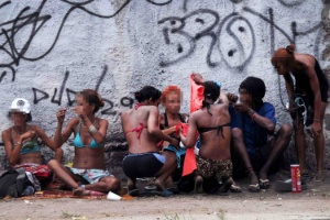 Resultado de imagem para rua menores abandonados