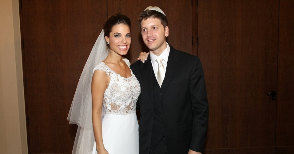 Os noivos Daniel Zukerman com Marcela Maluf (1/11/12). A cerimônia foi realizada em uma casa de festas no bairro do Itaim-Bibi, em São Paulo