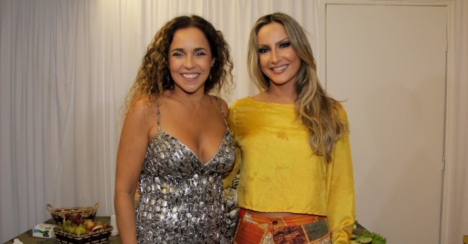 Claudia Leitte e Daniela Mercury posam para fotos na gravação do primeiro DVD do cantor Pablo do arrocha em Salvador  (2/11/12) - Milene Cardoso/AgNews
