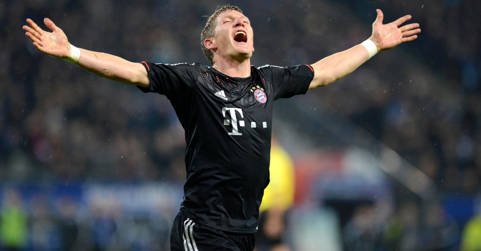 Bastian Schweinsteiger celebra gol que abriu o placar para o Bayern de Munique