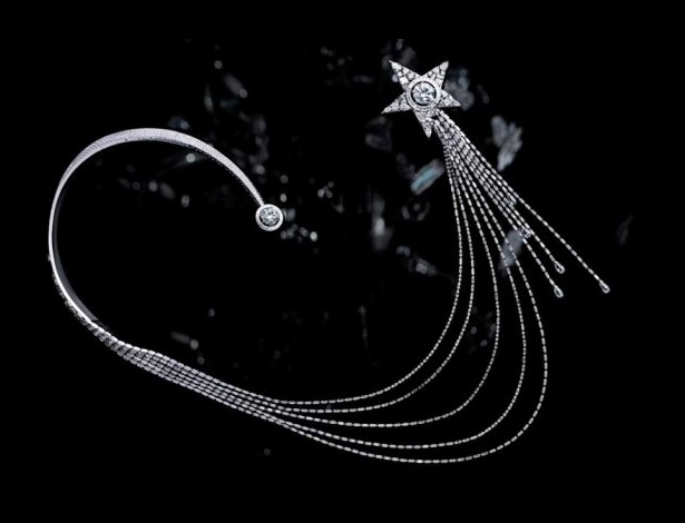 Colar Etoile Filante da Chanel é uma das joias mutáveis da grife francesa - Divulgação