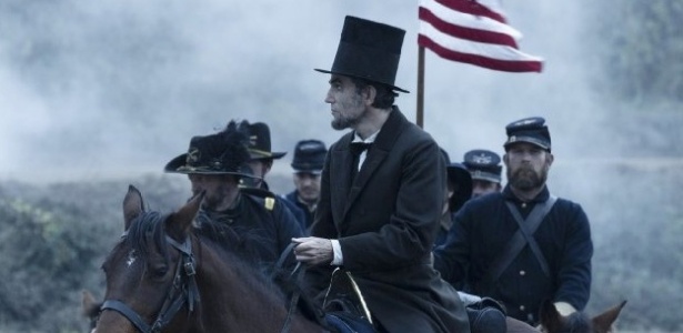 Daniel Day-Lewis em cena do filme "Lincoln" - Divulgação