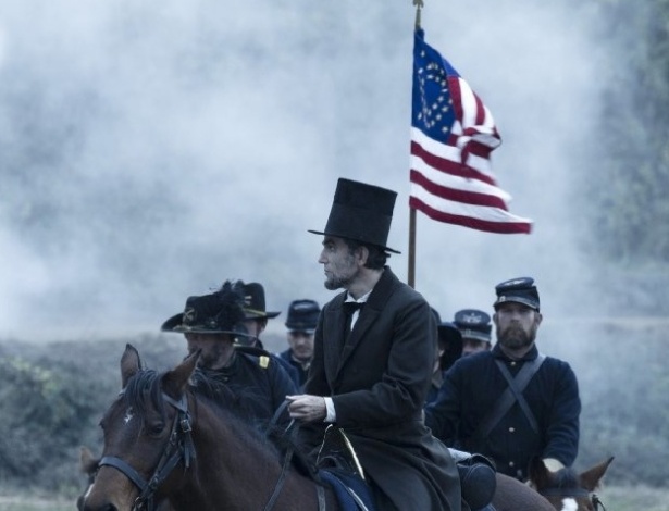 Daniel Day-Lewis em cena do filme "Lincoln" - Divulgação