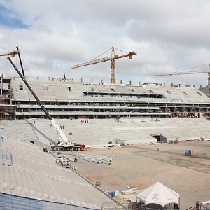 Futuro estádio do Corinthians e sede do jogo de abertura da Copa de 2014, o Itaquerão já tem 55% dos trabalhos concluídos (6/11/12)