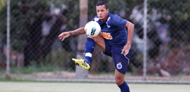Souza (f) deve ser o substituto do argentino Martinuccio no jogo contra Fluminense - Washington Alves/Vipcomm