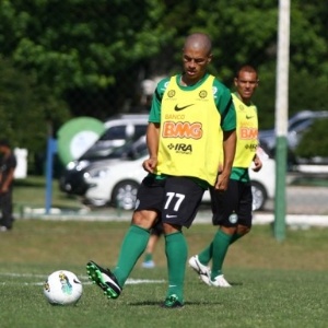 Alex apresentou sintomas de gastroenterite e acabou sendo vetado para o jogo desta quarta-feira - 