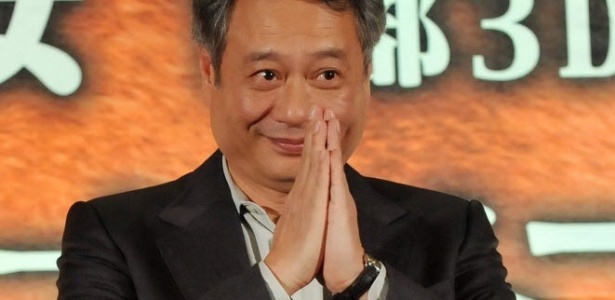 O diretor chinês Ang Lee posa durante evento para a imprensa de "Life of Pi", em Taipei (7/11/12) - AFP PHOTO / Mandy CHENG 