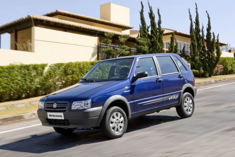 Fiat Mille Fire Economy 1.0 - Nota A: 8,9/12,7 km/l na cidade; 10,7/15,6 km/l na estrada (etanol/gasolina) - Divulgação