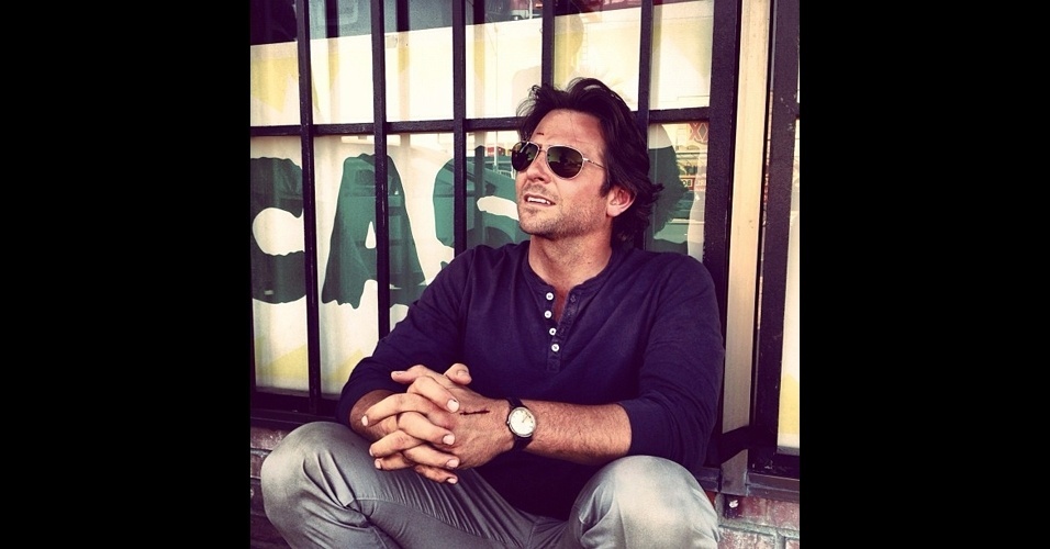 Foto publicada pelo diretor Todd Phillips mostra o ator Bradley Cooper no set do filme "Se Beber, Não Case 3" (9/11/12) - Reprodução/Instagram/toddphillips1