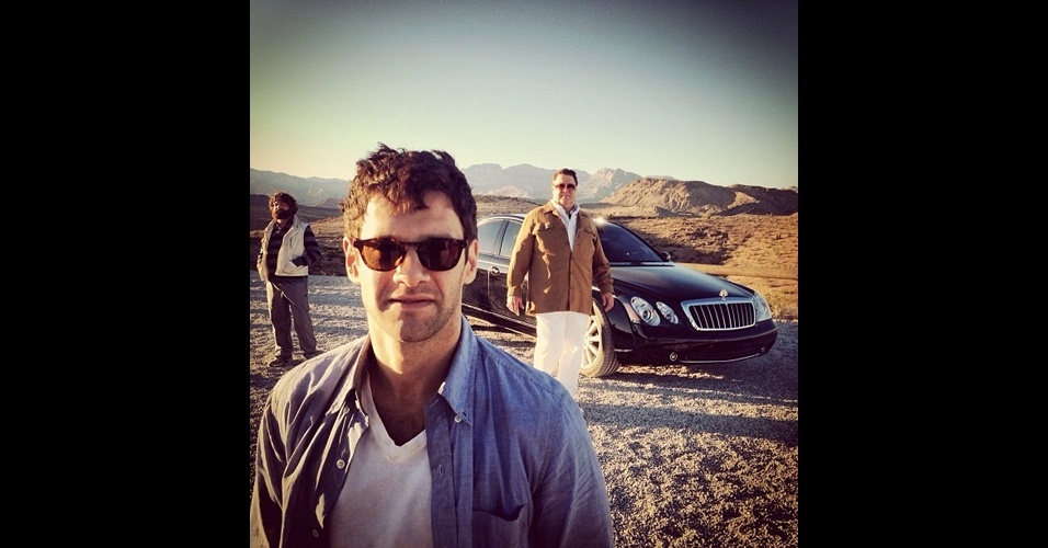 Foto publicada pelo diretor Todd Phillips mostra os atores Zach Galifianakis, Justin Bartha e John Goodman (esq. para a dir.) no set do filme "Se Beber, Não Case 3" (6/11/12) - Reprodução/Instagram/toddphillips1