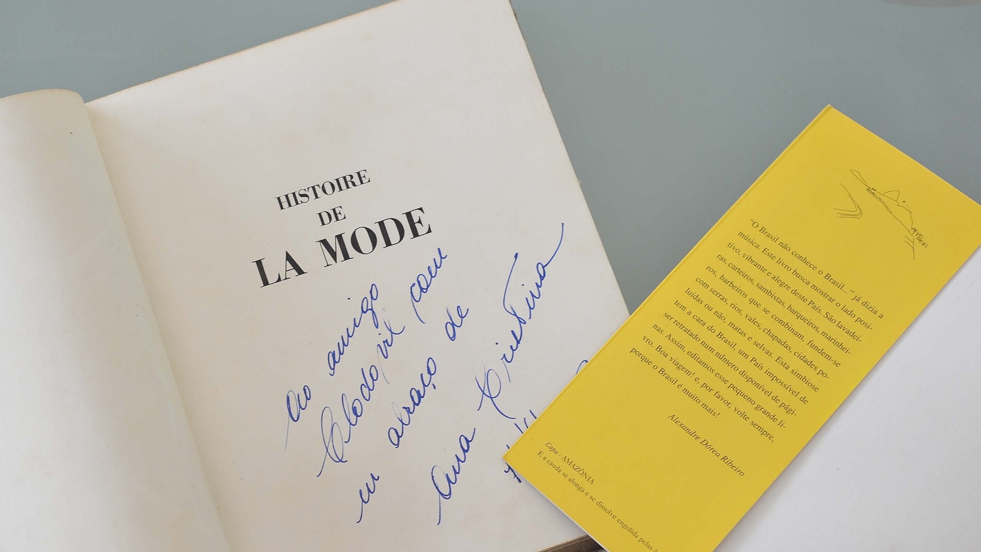 Livros que foram dados com dedicatória a Clodovil - Reinaldo Canato/UOL