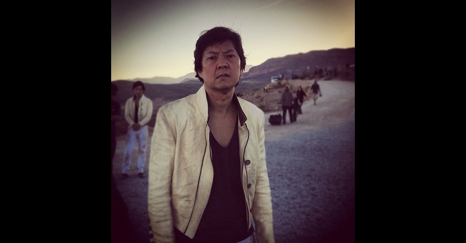 O ator Ken Jeong (Mr. Chow) no set de "Se Beber, Não Case 3", em foto publicada pelo diretor Todd Phillips em seu Instagram (30/10/2012) - Reprodução/Instagram/toddphillips1