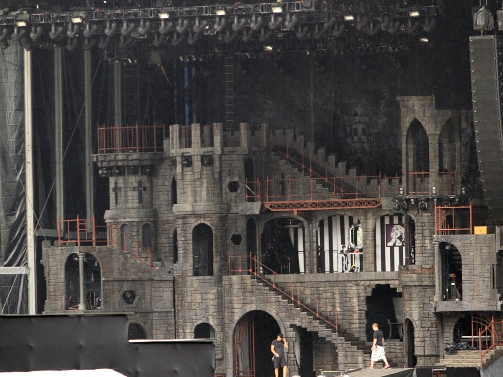 Palco do primeiro show da cantora Lady Gaga no Brasil já está montando no Rio de Janeiro (9/11/12) - Ricardo Cassiano/UOL