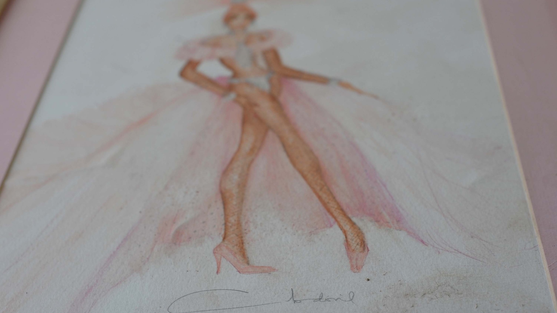 Um dos quadros pintados por Clodovil, exposto no local - Reinaldo Canato/UOL