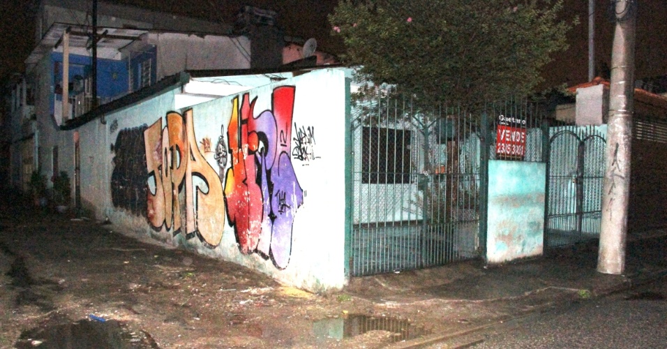 10.nov.2012 - Imagem mostra esquina de rua São José de Serzedelo, no bairro do Jaçanã, em São Paulo (SP), onde um homem foi morto com seis tiros