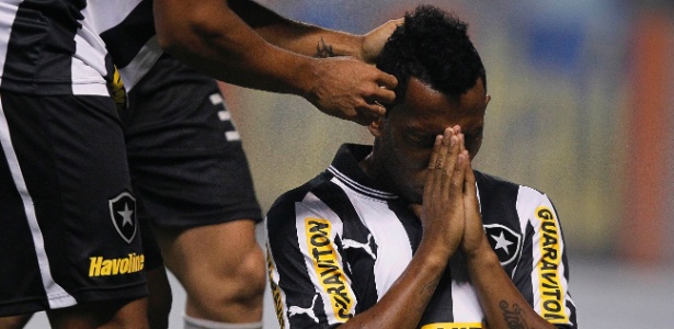Vitor Júnior explicou choro em comemoração, mas não deu pistas sobre seu futuro - Agif