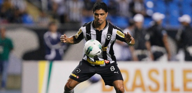 Atrapalhado por lesões, Renato fez apenas cinco jogos pelo Botafogo nesta temporada  - Agif