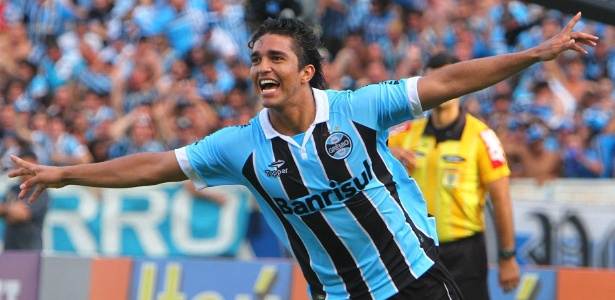Atacante foi contratado pelo Grêmio no início de 2012 e não deseja sair de Porto Alegre - Lucas Uebel/Preview.com