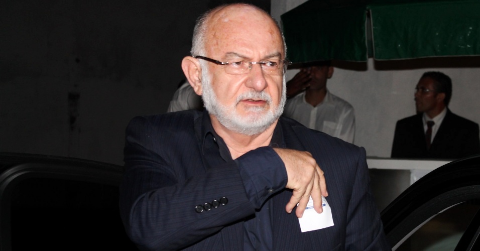 O autor de "Guerra dos Sexos", Silvio de Abreu, prestigia Reynaldo Gianecchini em sua festa de 40 anos em São Paulo (10/11/12)