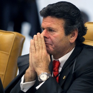 Rui Falcão, presidente do PT, negou que partido vá investigar o ministro do STF Luiz Fux (foto) - Roberto Jayme/UOL