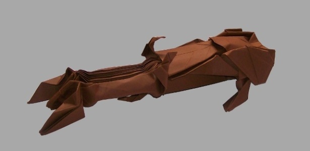 Até o Dooku's Speeder, uma espécie de motocicleta, também ganhou a versão origami - Martin Hunt
