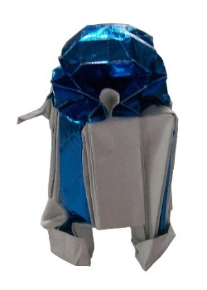 O robô R2-D2 é um dos que dá mais trabalho ao artista, que precisa de duas horas e meia para fazê-lo - Martin Hunt