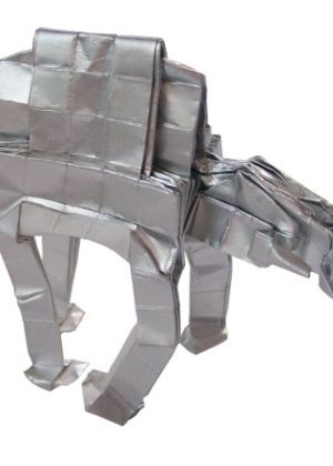 Um AT-AT, a poderosa arma de ataque das tropas de Dart Vadder, em versão origami - Martin Hunt