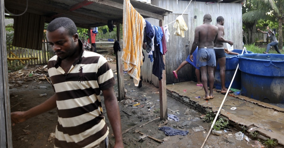 Haitianos imigram para o Brasil em busca de melhores condições de vida BOL Fotos BOL Fotos Haitianos imigram para o Brasil em busca de melhores condições de vida BOL Fotos BOL Fotos