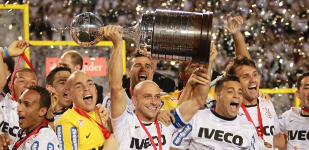 Campeão em 2012, Corinthians é um dos times que busca aumento na cota da Libertadores - Robson Ventura/Folhapress