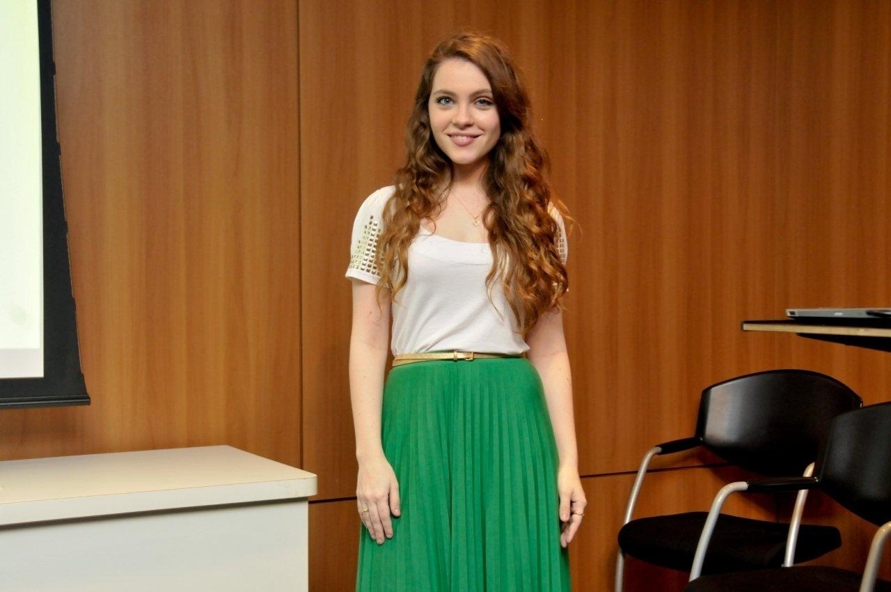 Cecília Dassi na estreia da peça "A Entrevista", com Priscila Fantin e Herson Capri, no Teatro VIVO, em São Paulo. Com direção geral de Daniel Filho, o espetáculo é uma comédia sobre o envolvimento entre a atriz Mariah e o conceituado jornalista político que foi designado para entrevistá-la, Pedro Pierre (12/11/12) - Fábio Guinalz/Foto Rio News