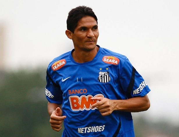 Zagueiro Durval foi convocado pela primeira vez para defender a seleção brasileira